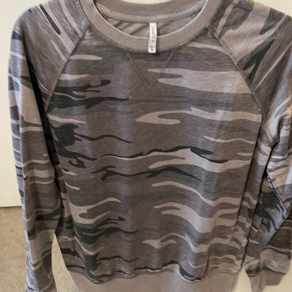 Size M  Z Supply gray Camo sweatshirt